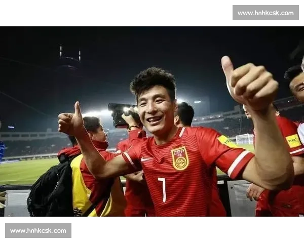 八年蛰伏终圆梦！辽宁铁人冲超，鞍山球迷燃爆铁西