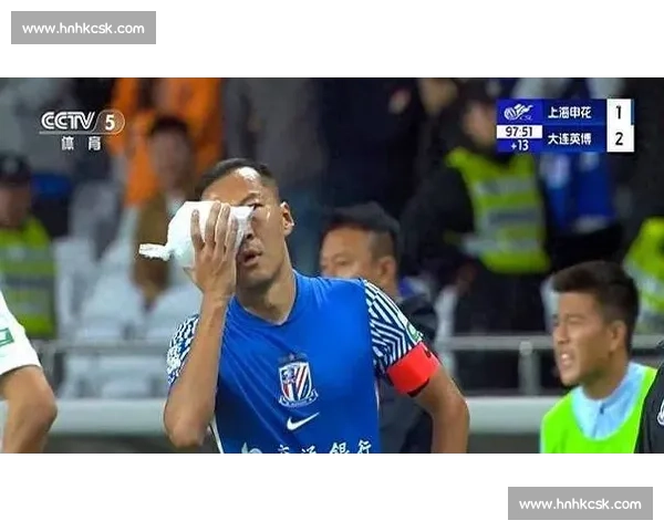 一口口水 + 四次 VAR：申花 2-2 大连的争议风暴